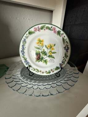 Royal Worcester Herbs Black Mustard Bread Plate 6.75"